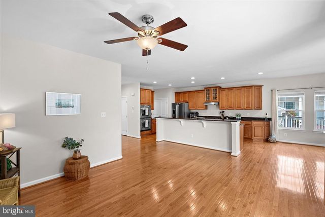 26042 FIRST FROST WAY, Chantilly, VA 20152