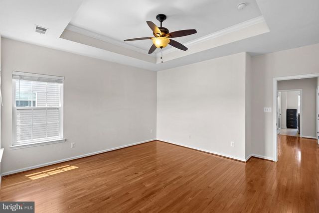 26042 FIRST FROST WAY, Chantilly, VA 20152