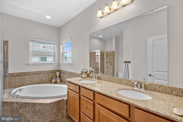26042 FIRST FROST WAY, Chantilly, VA 20152