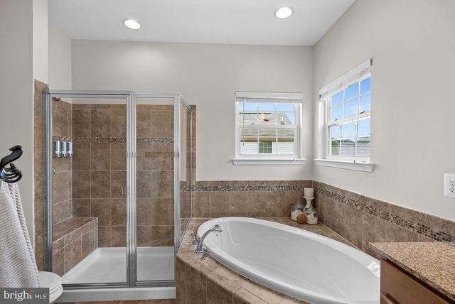 26042 FIRST FROST WAY, Chantilly, VA 20152