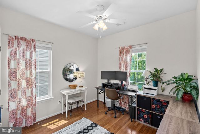 26042 FIRST FROST WAY, Chantilly, VA 20152