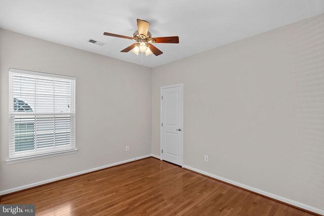 26042 FIRST FROST WAY, Chantilly, VA 20152
