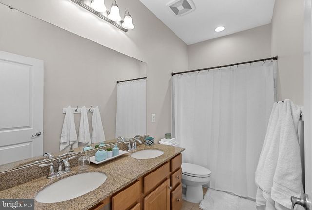 26042 FIRST FROST WAY, Chantilly, VA 20152