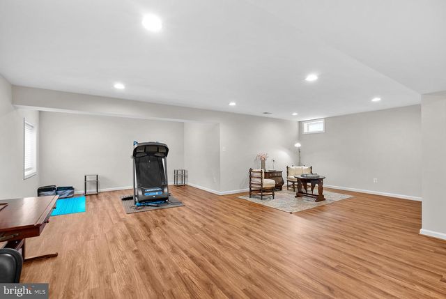 26042 FIRST FROST WAY, Chantilly, VA 20152