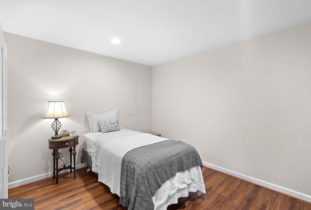 26042 FIRST FROST WAY, Chantilly, VA 20152