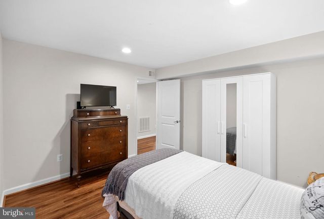 26042 FIRST FROST WAY, Chantilly, VA 20152