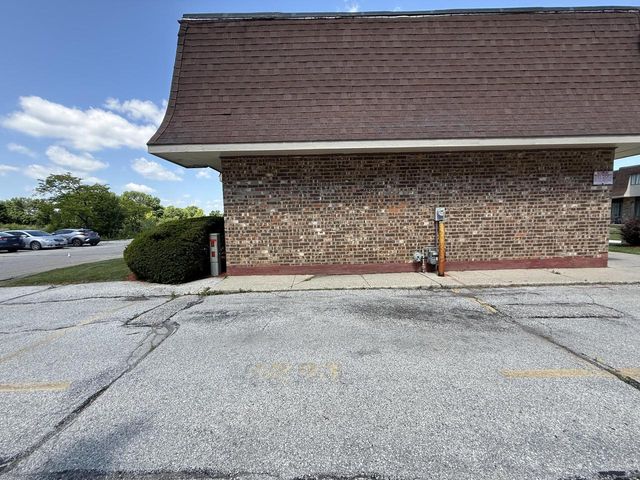 6293 W Port AVENUE, Milwaukee, WI 53223