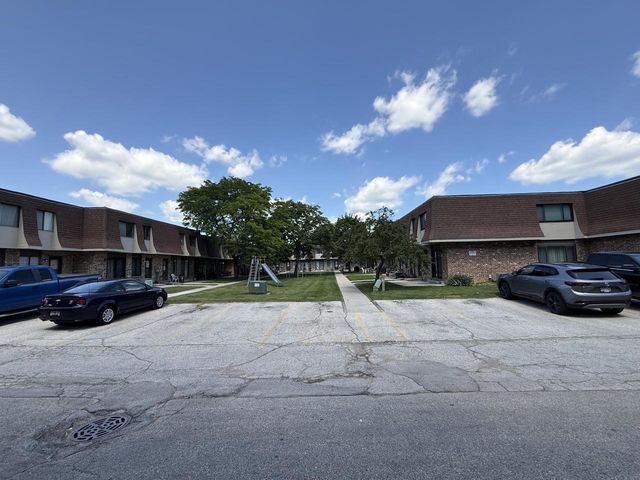 6293 W Port AVENUE, Milwaukee, WI 53223