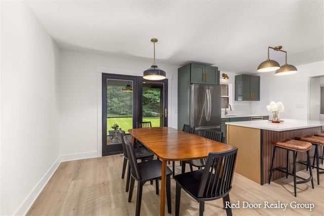 578 Arrowhead Avenue, Grand Rapids, MI 49546