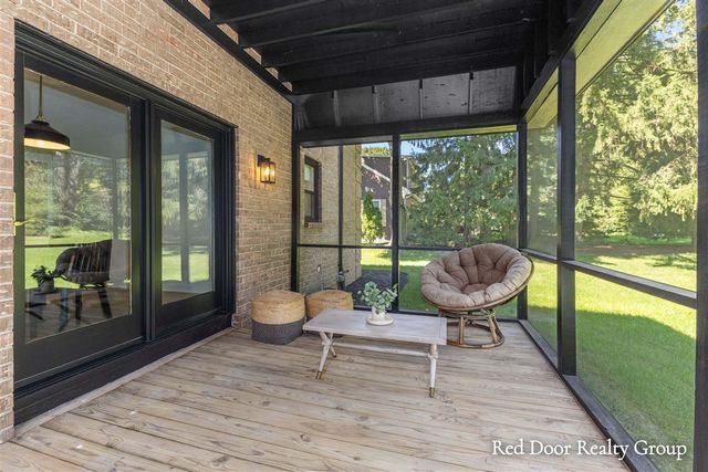 578 Arrowhead Avenue, Grand Rapids, MI 49546