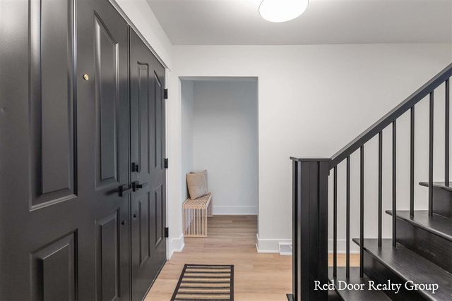 578 Arrowhead Avenue, Grand Rapids, MI 49546