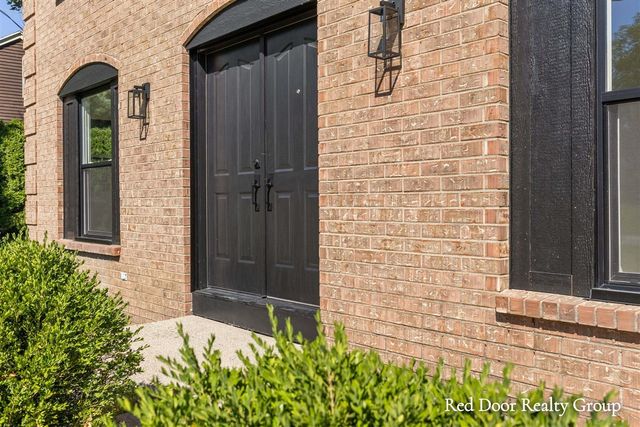 578 Arrowhead Avenue, Grand Rapids, MI 49546