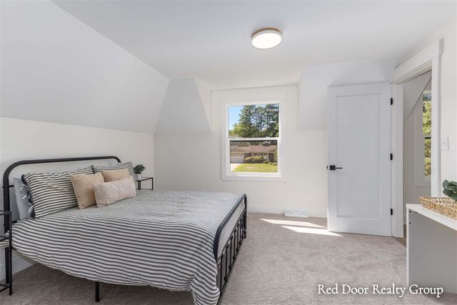 578 Arrowhead Avenue, Grand Rapids, MI 49546