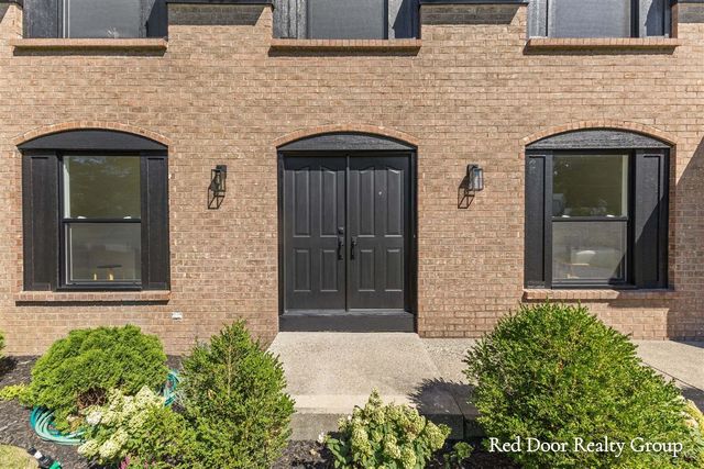 578 Arrowhead Avenue, Grand Rapids, MI 49546