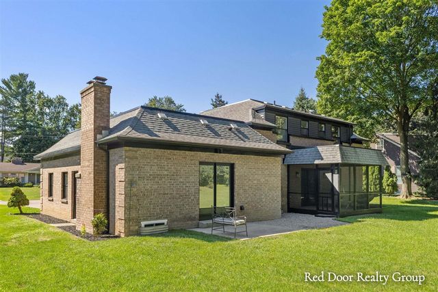 578 Arrowhead Avenue, Grand Rapids, MI 49546