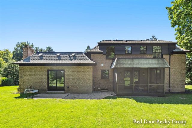 578 Arrowhead Avenue, Grand Rapids, MI 49546