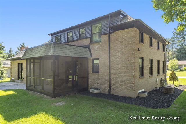 578 Arrowhead Avenue, Grand Rapids, MI 49546