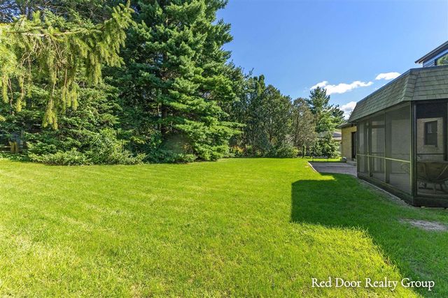 578 Arrowhead Avenue, Grand Rapids, MI 49546