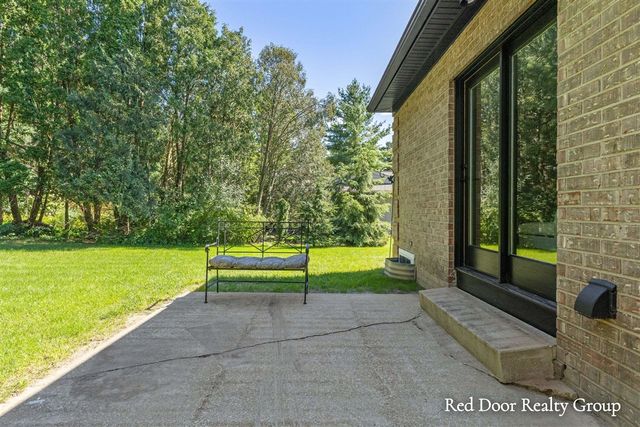 578 Arrowhead Avenue, Grand Rapids, MI 49546