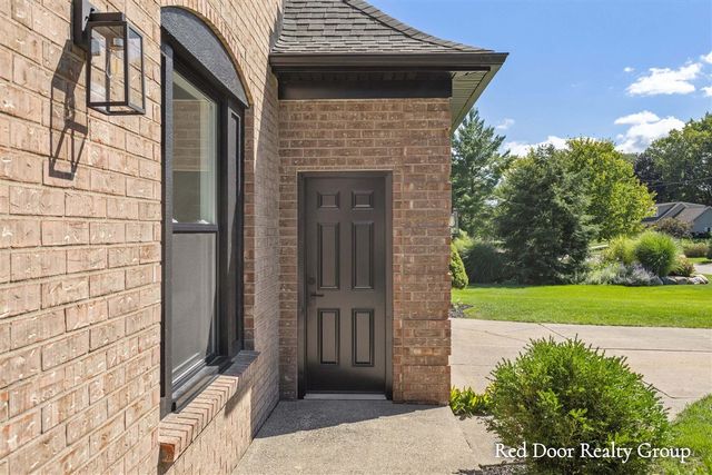 578 Arrowhead Avenue, Grand Rapids, MI 49546