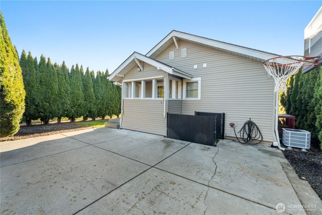 1705 Marshall Avenue, Enumclaw, WA 98022