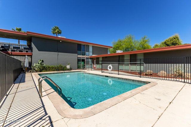 1241 E MEDLOCK Drive 213, Phoenix, AZ 85014