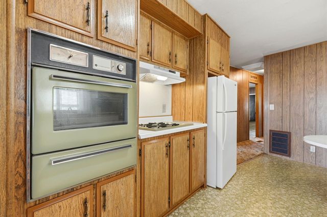 630 W Hermosa Street Spc 6, Lindsay, CA 93247