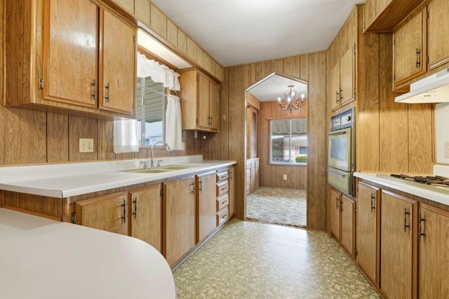 630 W Hermosa Street Spc 6, Lindsay, CA 93247