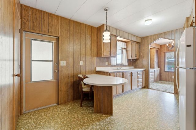 630 W Hermosa Street Spc 6, Lindsay, CA 93247