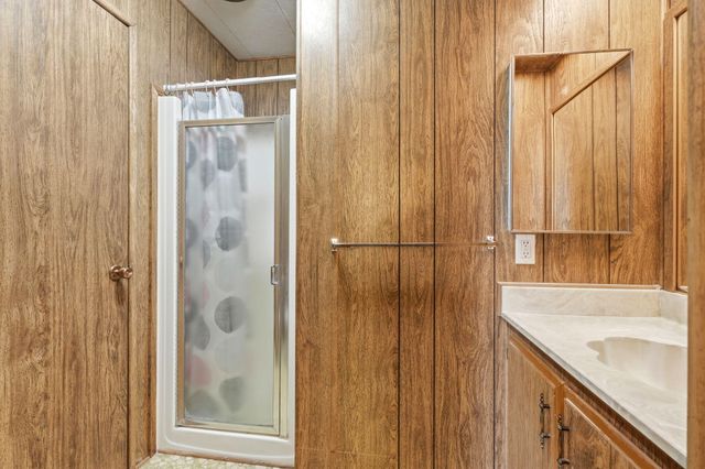 630 W Hermosa Street Spc 6, Lindsay, CA 93247