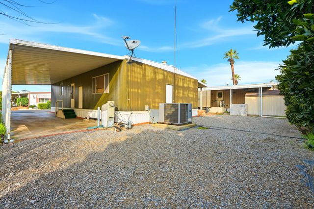 630 W Hermosa Street Spc 6, Lindsay, CA 93247