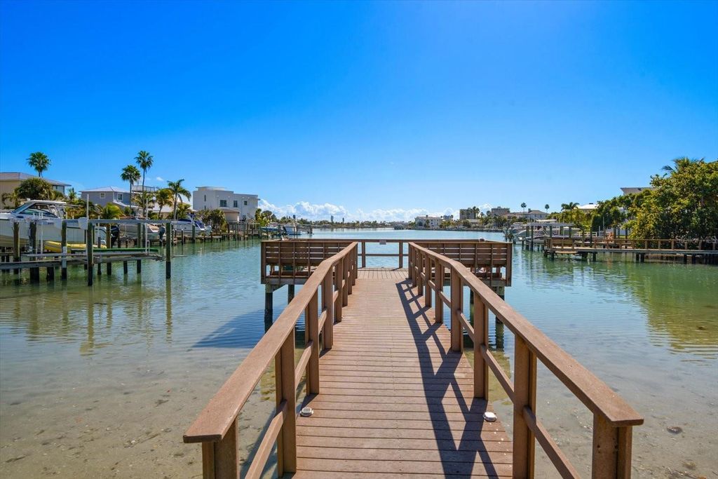 8565 W GULF BOULEVARD 17S, St Petersburg, FL 33706