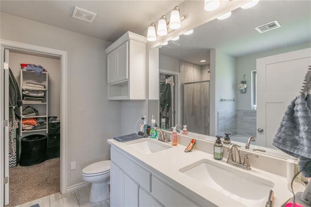 13809 Village Cove, Piedmont, OK 73078