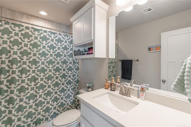 13809 Village Cove, Piedmont, OK 73078