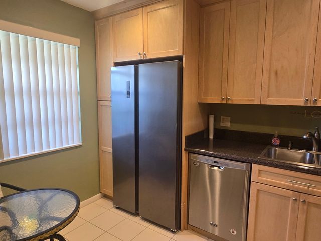 135 LAKE MERYL Drive, West Palm Beach, FL 33411