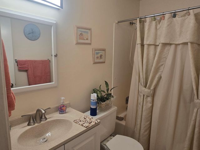 135 LAKE MERYL Drive, West Palm Beach, FL 33411