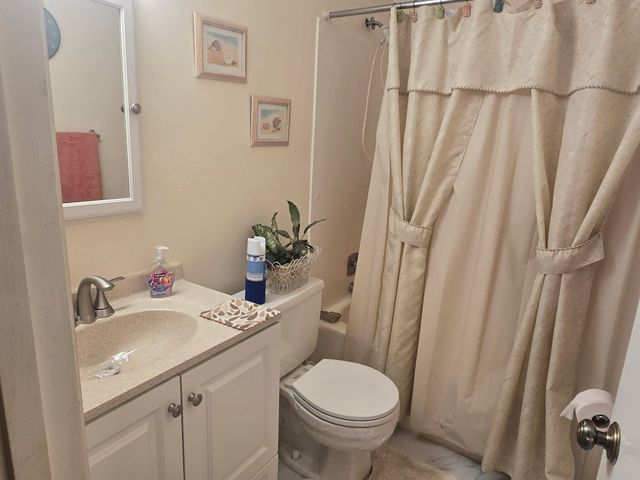 135 LAKE MERYL Drive, West Palm Beach, FL 33411