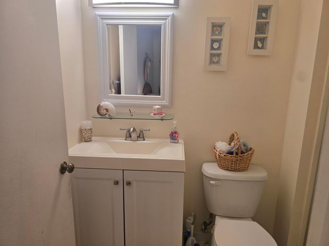 135 LAKE MERYL Drive, West Palm Beach, FL 33411