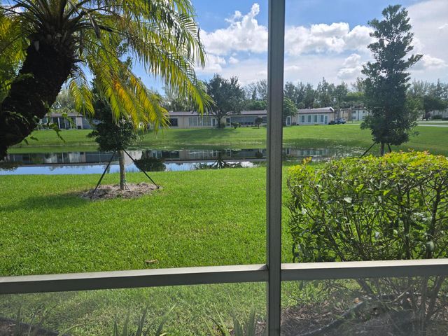135 LAKE MERYL Drive, West Palm Beach, FL 33411