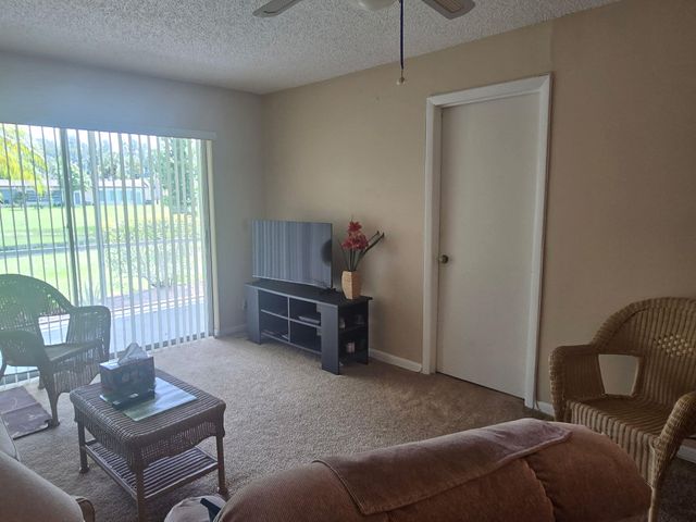 135 LAKE MERYL Drive, West Palm Beach, FL 33411