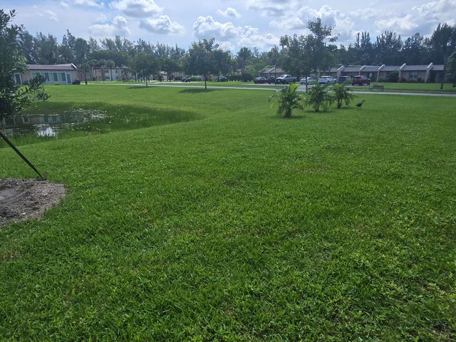 135 LAKE MERYL Drive, West Palm Beach, FL 33411