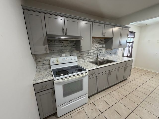 2724 Prial Avenue, Rockford, IL 61101