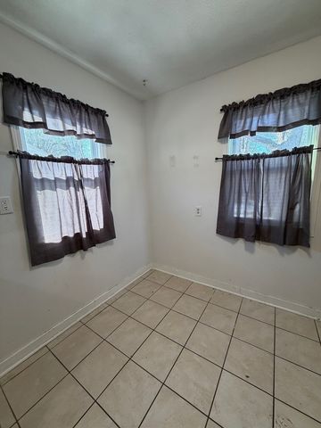 2724 Prial Avenue, Rockford, IL 61101