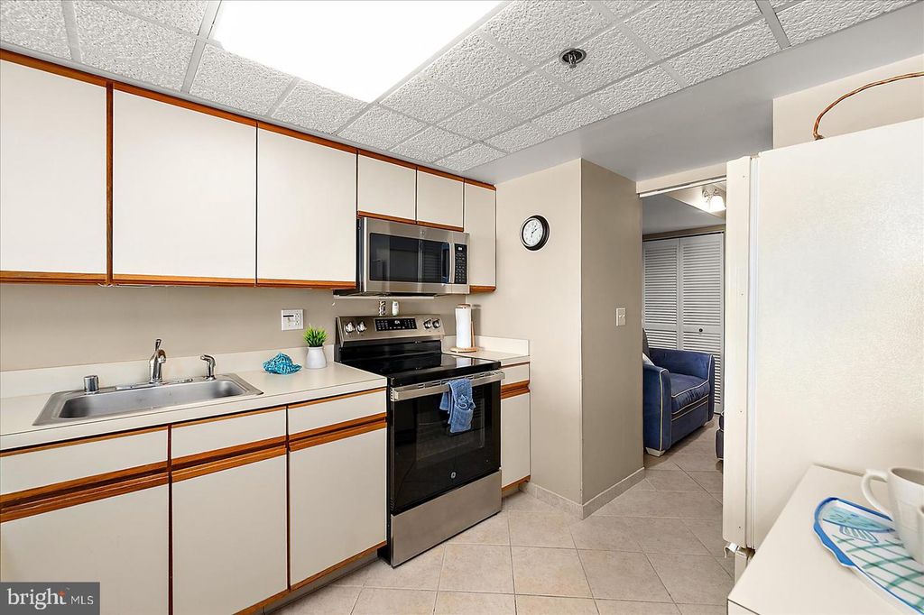 Image 17 of property listing at 9800 COASTAL HWY #607, Ocean City, MD 21842