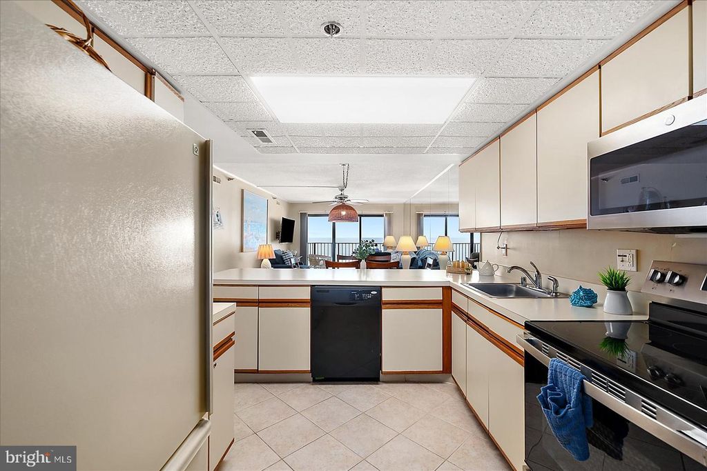 Image 20 of property listing at 9800 COASTAL HWY #607, Ocean City, MD 21842