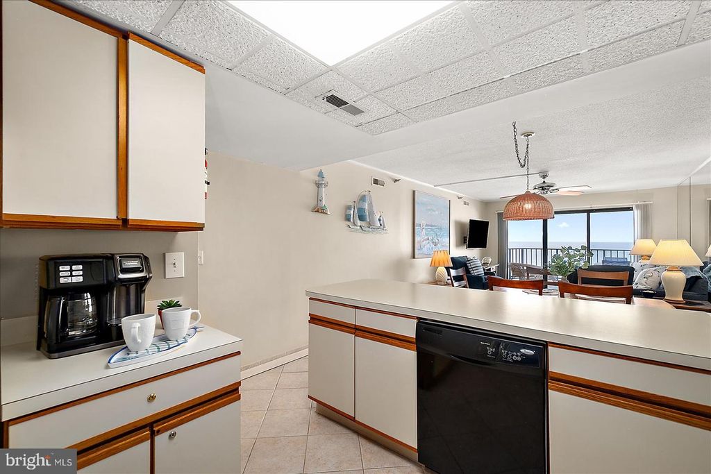 Image 21 of property listing at 9800 COASTAL HWY #607, Ocean City, MD 21842