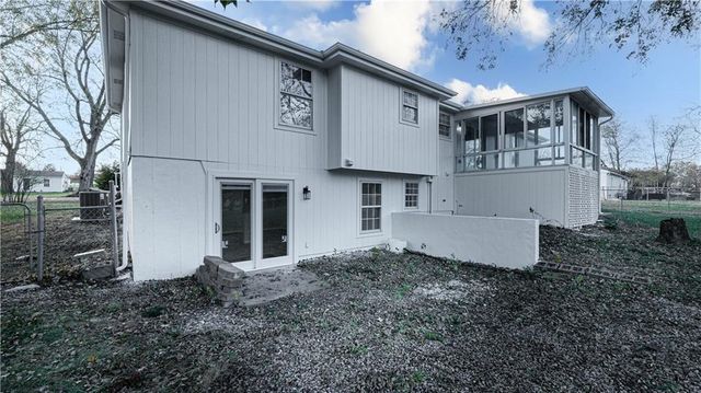 16207 Terry Avenue, Belton, MO 64012