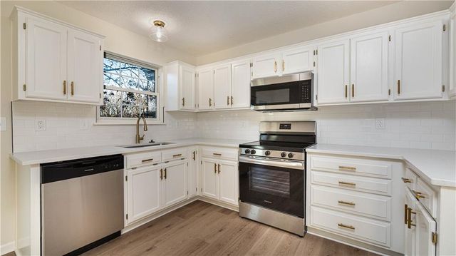 16207 Terry Avenue, Belton, MO 64012