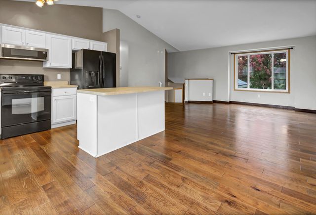 12966 8th Avenue S, Zimmerman, MN 55398