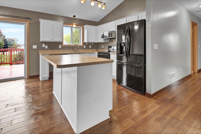 12966 8th Avenue S, Zimmerman, MN 55398